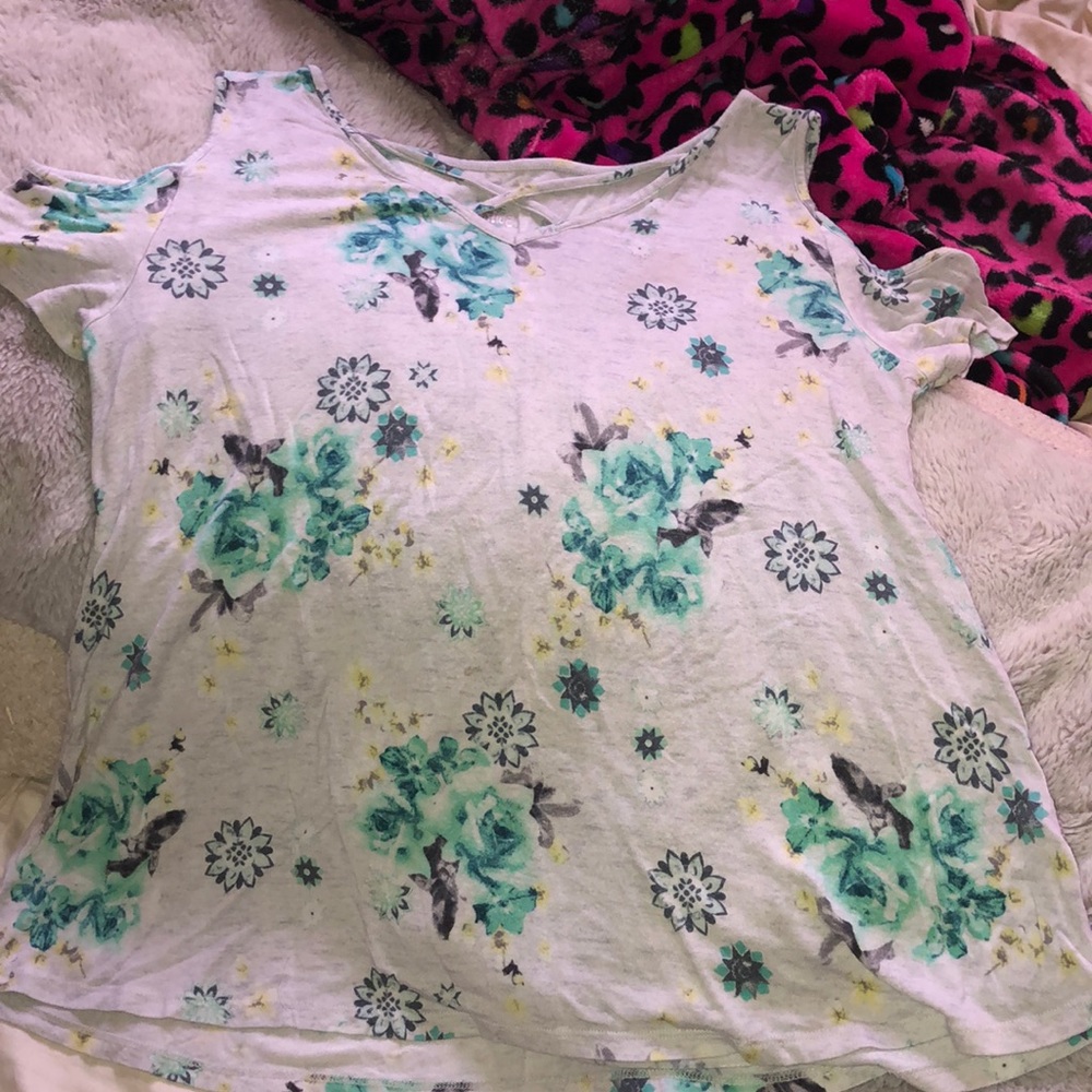 Justice shirt with cut shoulders